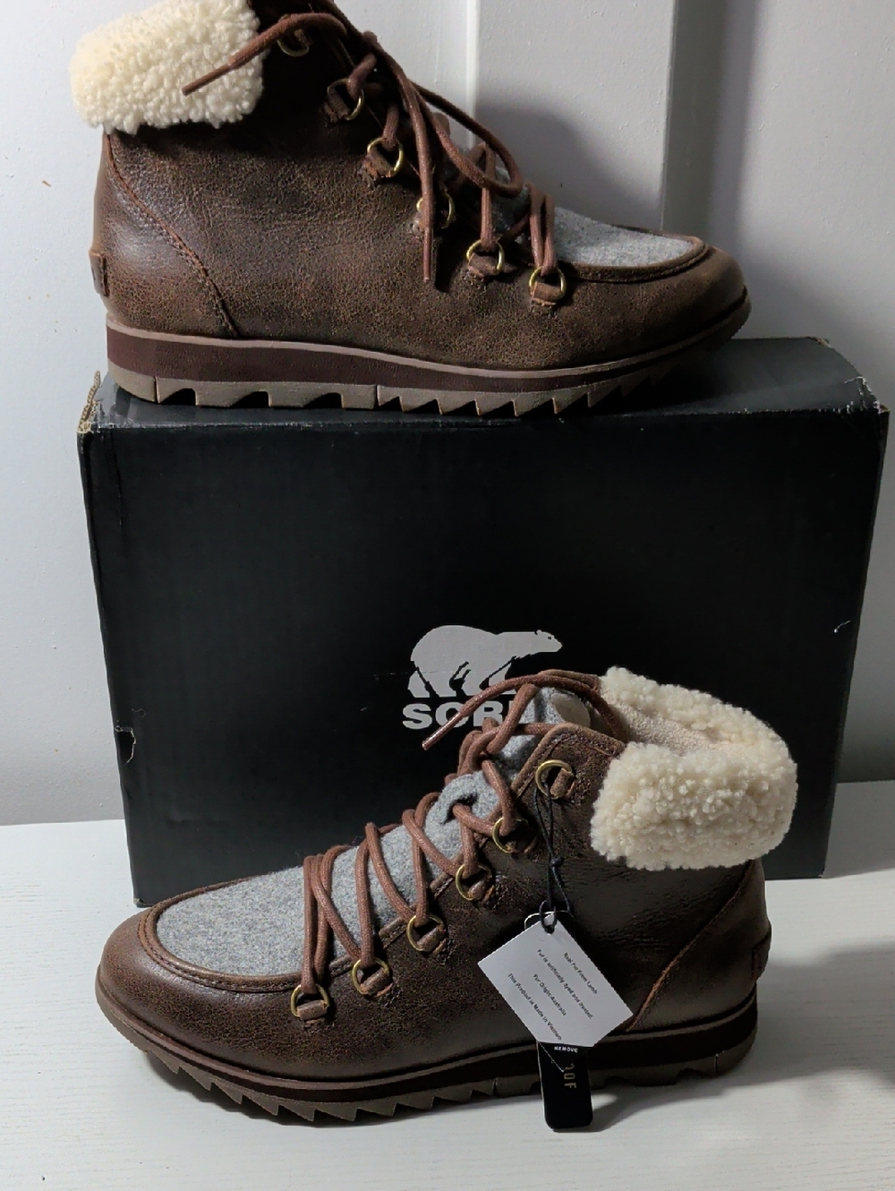 Sorel NIB Harlow Leather Boots 9